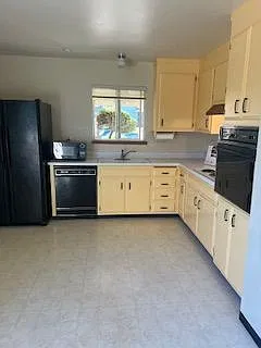 3 bed, 2.0 bath, 1080 sqft, $3,750 — Photo 3