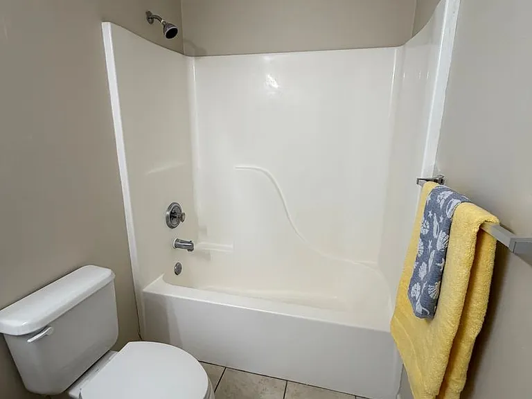 101 Talbot Ct — Photo 8