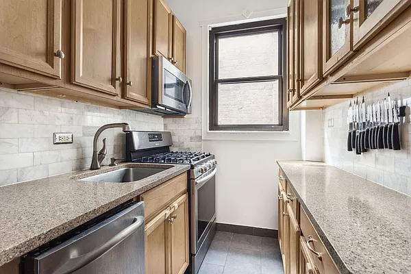 Sold by Compass | media 4