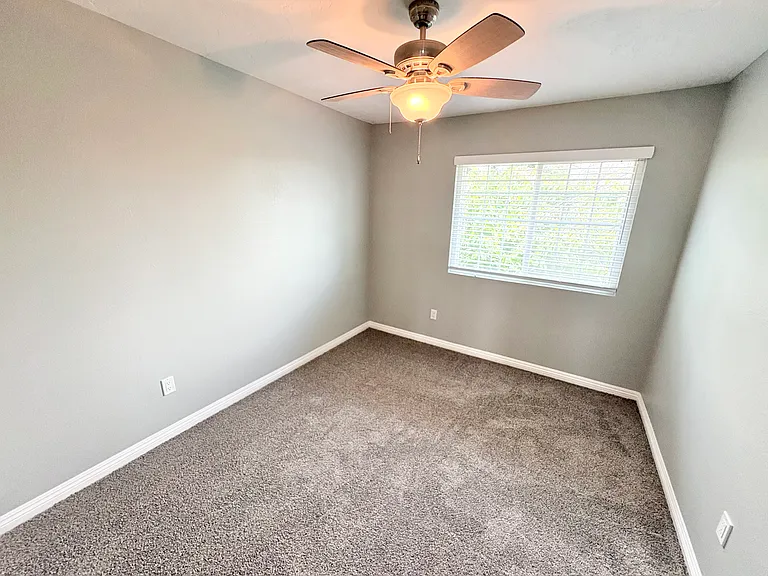2035 Grove Ave — Photo 15