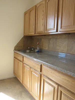 Rented by Realty 2000 Corp | media 8