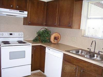 4th image of 609 Palm Valley Dr