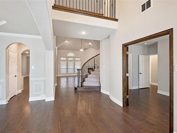 4th image of 1209 Hoyt Dr