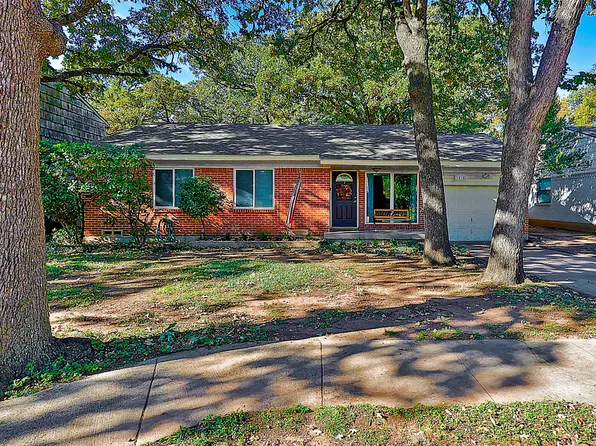 1810 Oak Tree Ln, Arlington, TX 76013