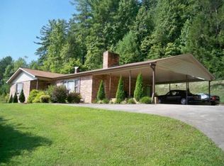 943 Abington Rd, Lenoir, NC 28645