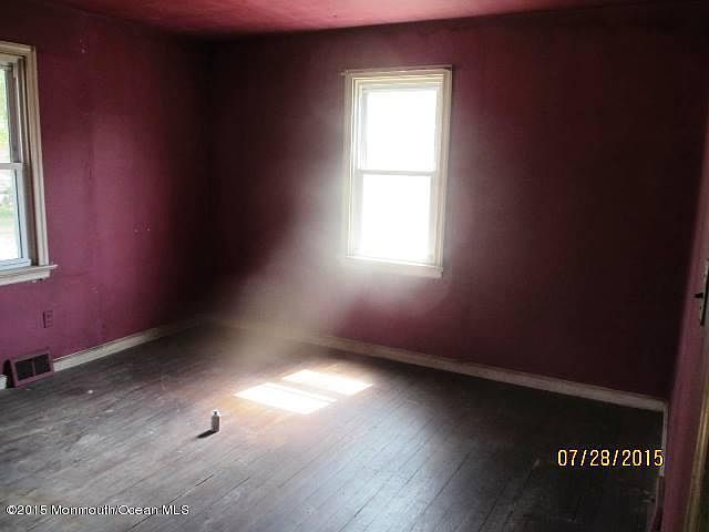 2nd image of 20 Eleanor Ave