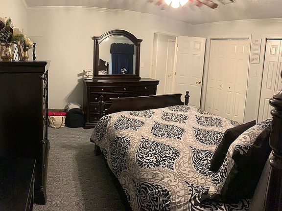 Girl’s room