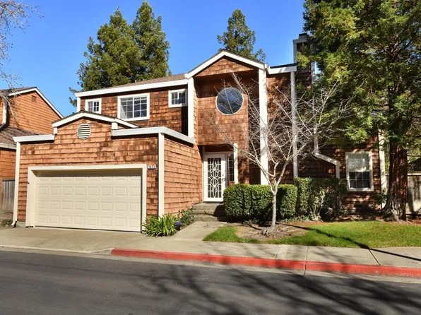 2653 Lago Oaks Drive, Santa Rosa, CA 95405