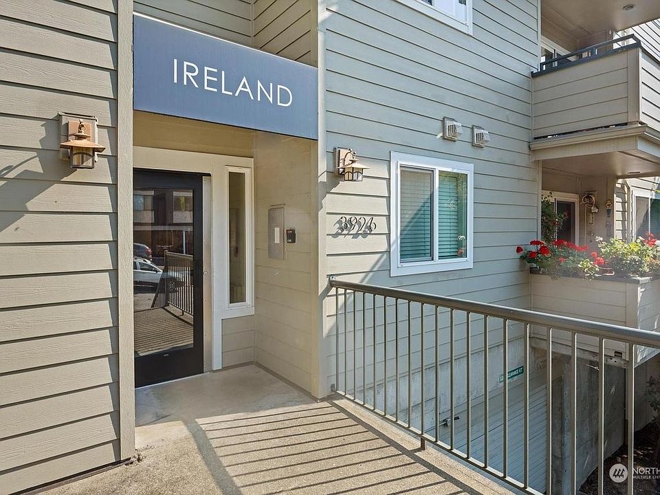 1st image of 3926 1st Ave NE APT 26