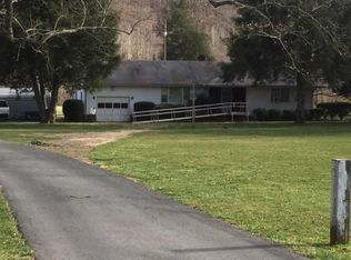 2568 Rockfish Valley Hwy, Nellysford, VA 22958