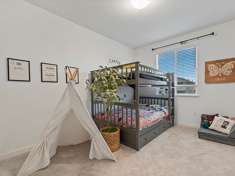 2651 Mulholland Dr — Photo 15