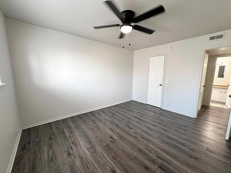 7317 Melrose Ln #C — Photo 11