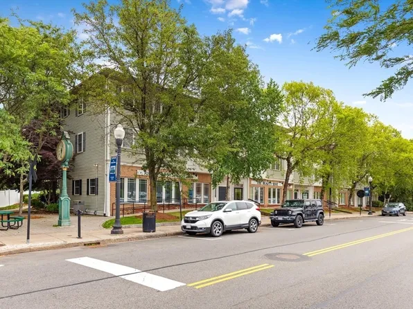 717 Washington St Unit E, Canton, MA 02021
