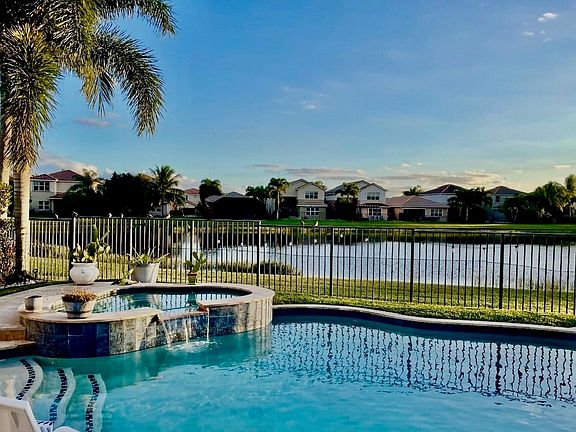 3rd image of 8128 Brigamar Isles Avenue