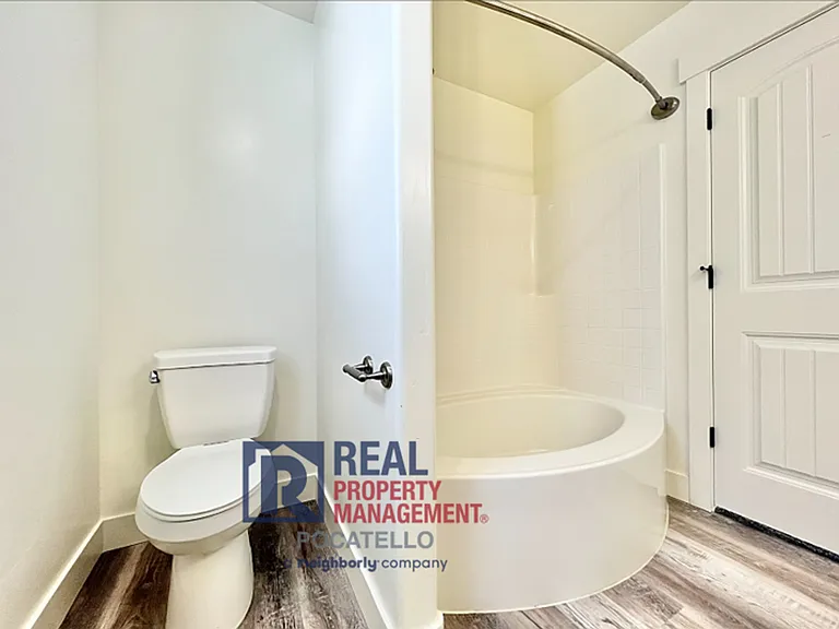 1620 Petersburg Dr — Photo 30
