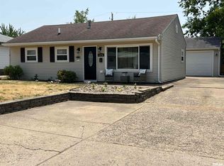 1414 Camden St, Pekin, IL 61554