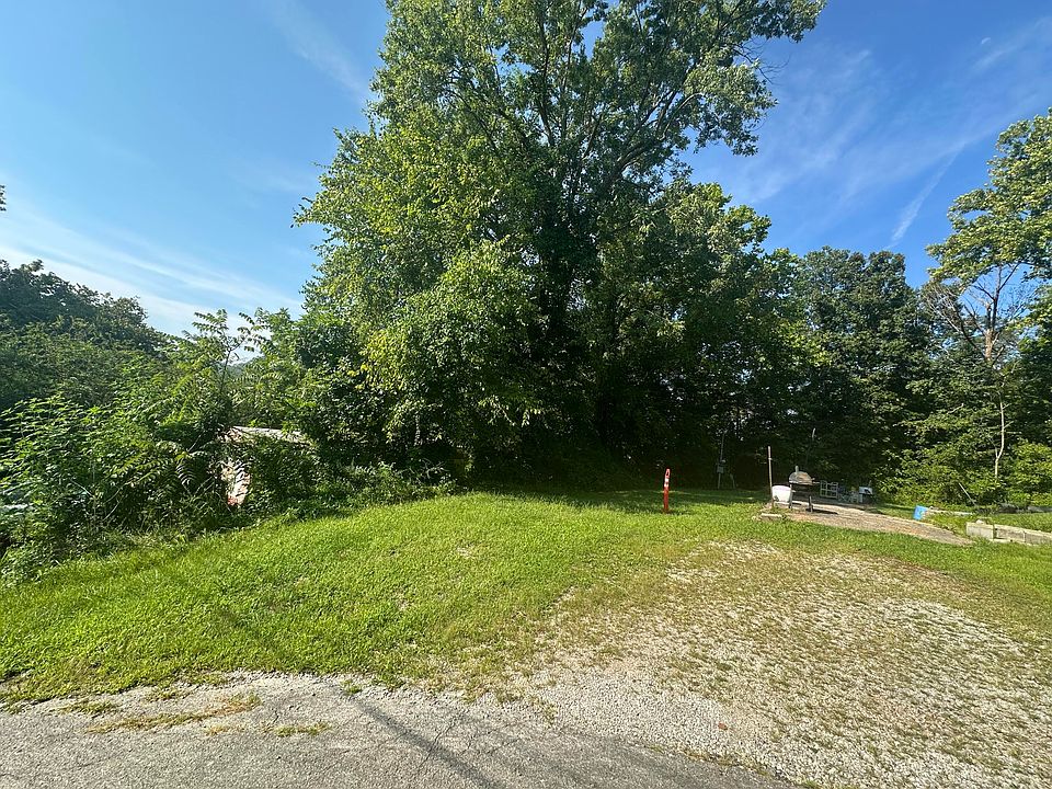 2nd image of 434 Daniels Addition St