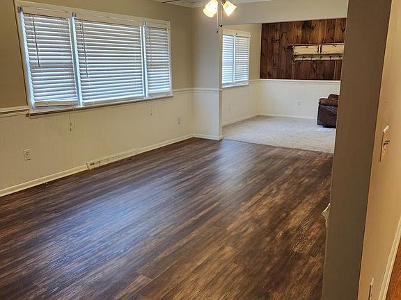 3rd image of 367 Rustic Ln