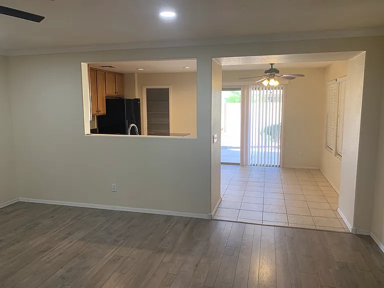 906 E Desert Rose Trl — Photo 9