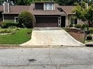1616 Burnstone Dr, Stone Mountain, GA 30088