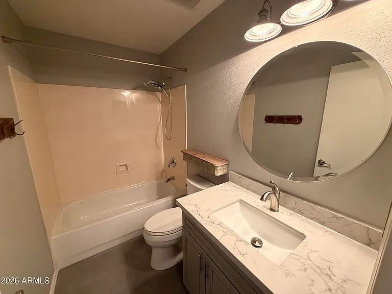 17520 W Watson Ln — Photo 6