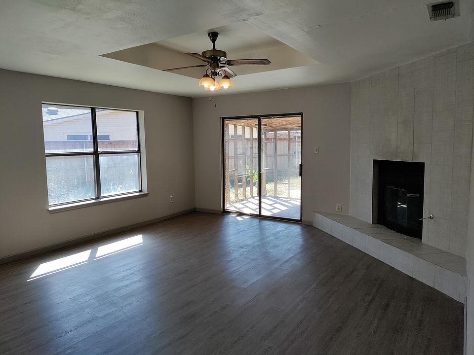 2nd image of 3403 Tipps Dr
