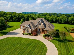 3836 Stonecrest Dr, Columbia, TN 38401