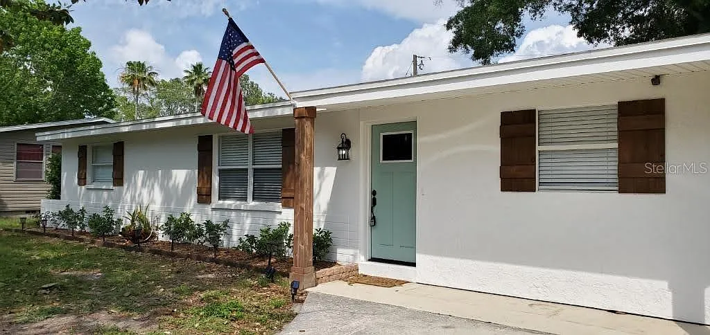 4 bed, 2.0 bath, 1432 sqft, $3,250 — Photo 1