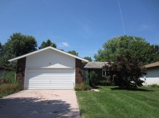 9 Hollybrook Dr, Springfield, IL 62702