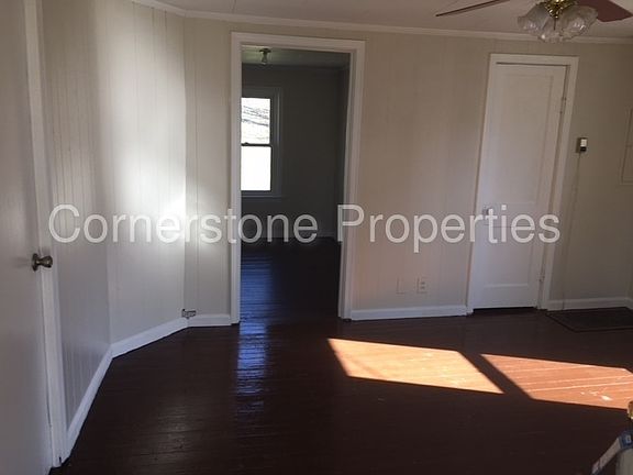 3rd image of 111 1/2 Jordan Ave