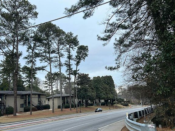 4th image of 1571 Trailview Way NE