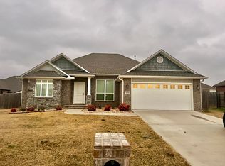 1610 Cavalry Ln, Prairie Grove, AR 72753