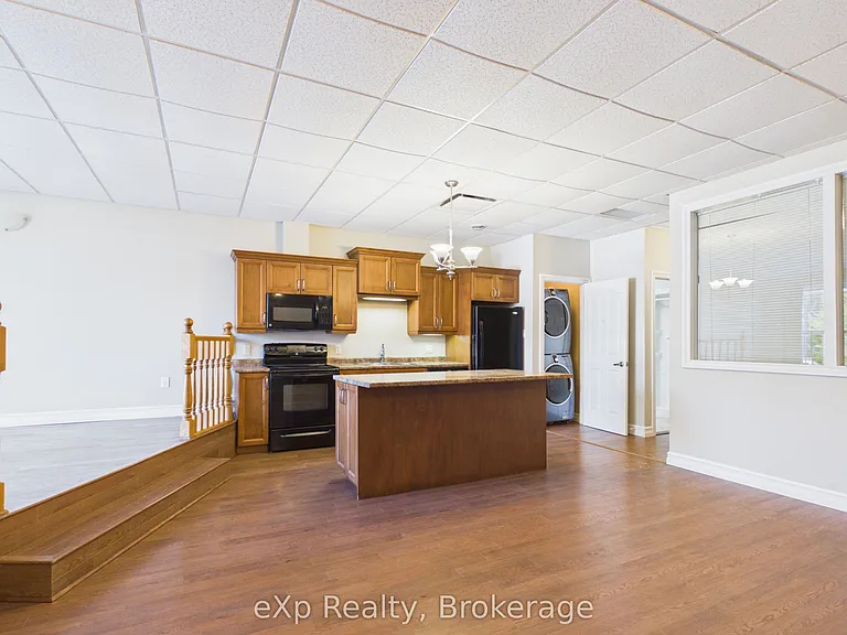 807 Queen St #2 — Photo 4