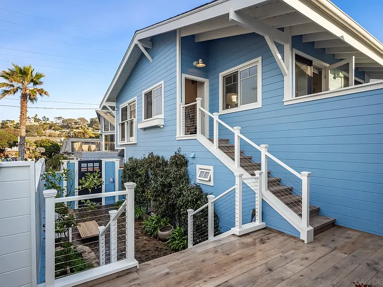 2050 Ocean Front — Photo 27