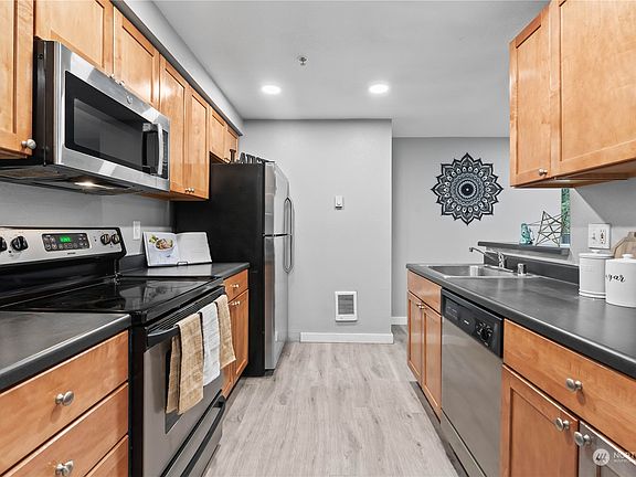 Ample counter space>