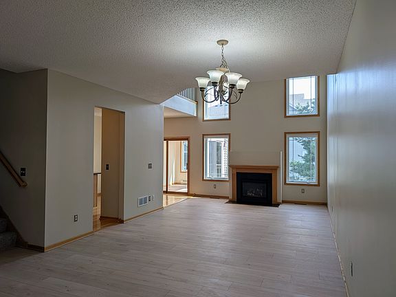 2nd image of 594 Sutherland Dr