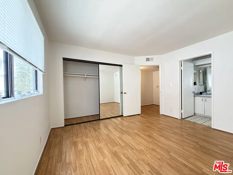 326 S Manhattan Pl #104 — Photo 10