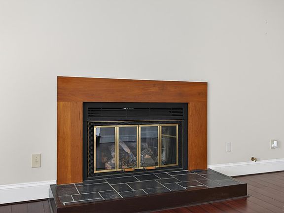5th image of 311 Bayberry Cove Dr