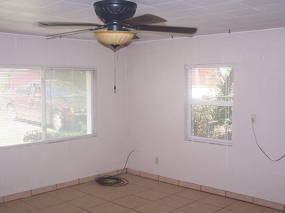 4th image of 603 S Phillip Dr