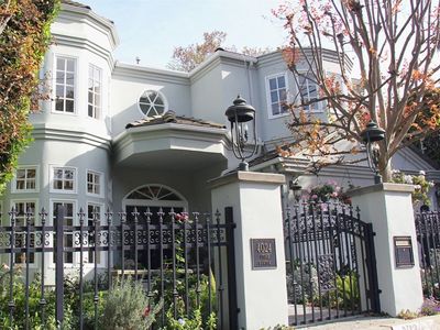 4024 Stone Canyon Ave, Sherman Oaks, CA, 91403