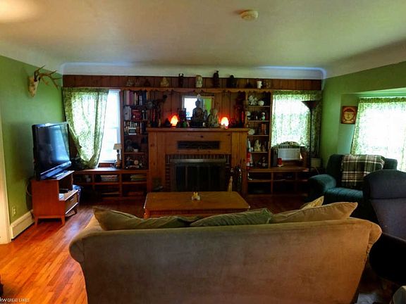 4th image of 1415 Saint Clair Blvd