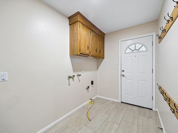 4th image of 1307 Southern Hills Rd