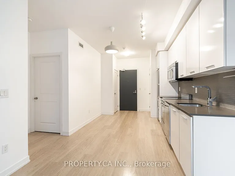105 George St #303 — Photo 8