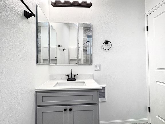 4th image of 240 Main St #2B