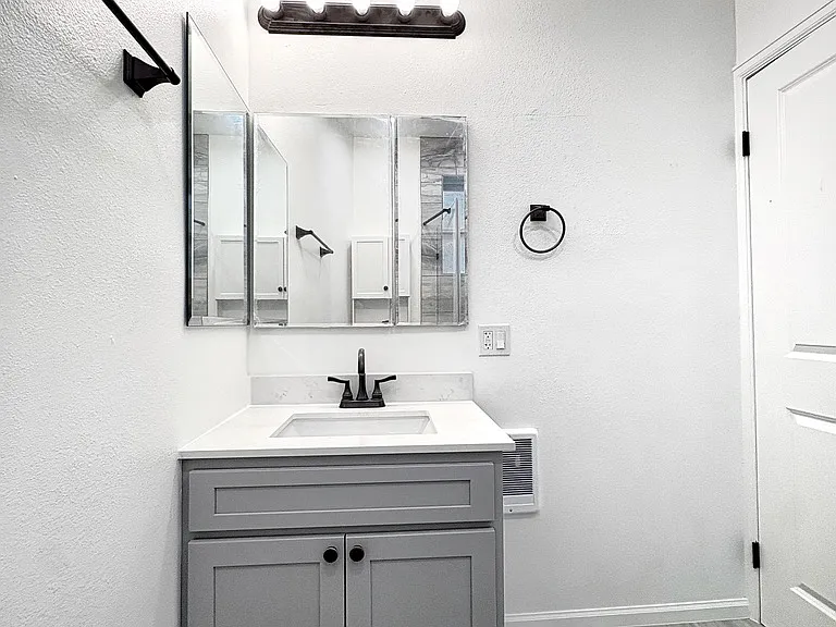 240 Main St #2B — Photo 4