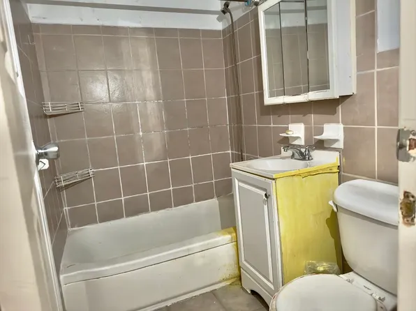 1332 Metropolitan Avenue image 7 of 12