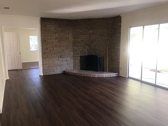 4th image of 4466 Glen Way