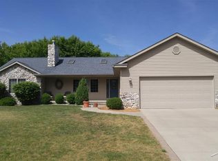 447 W Braeburn Dr, Saginaw, MI