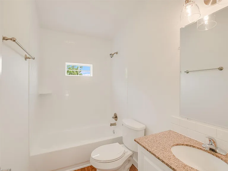 2200 Rosewood Ave #D — Photo 5