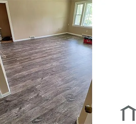 1504 Grafton Rd — Photo 1